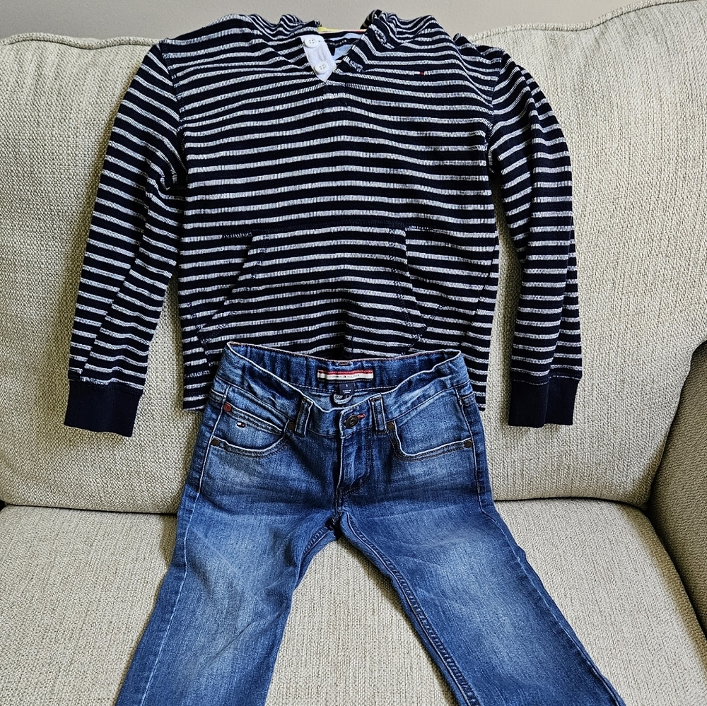Tommy Hilfiger Boys Jeans and Pullover hoodie